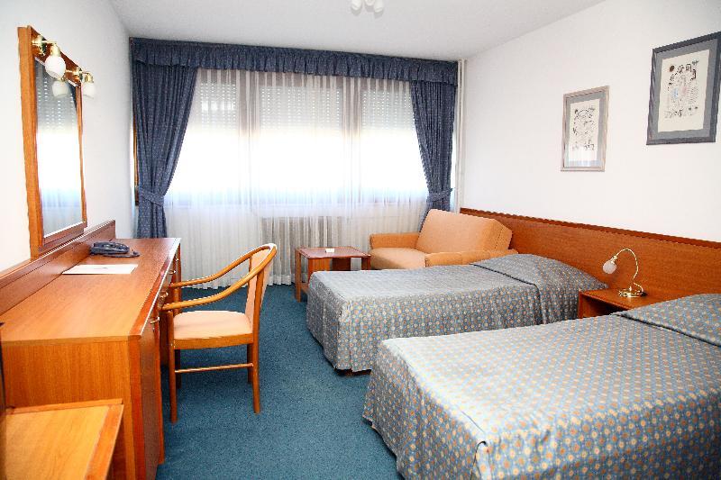 Novi Hotel